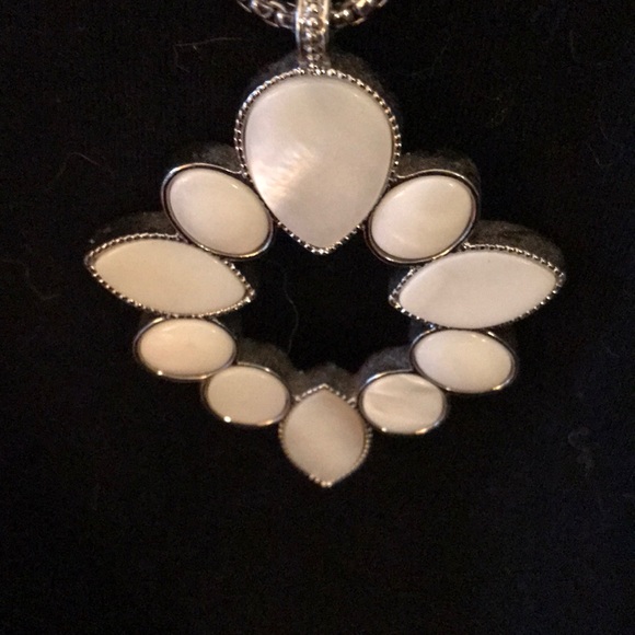 NECKLACE - Picture 2 of 2